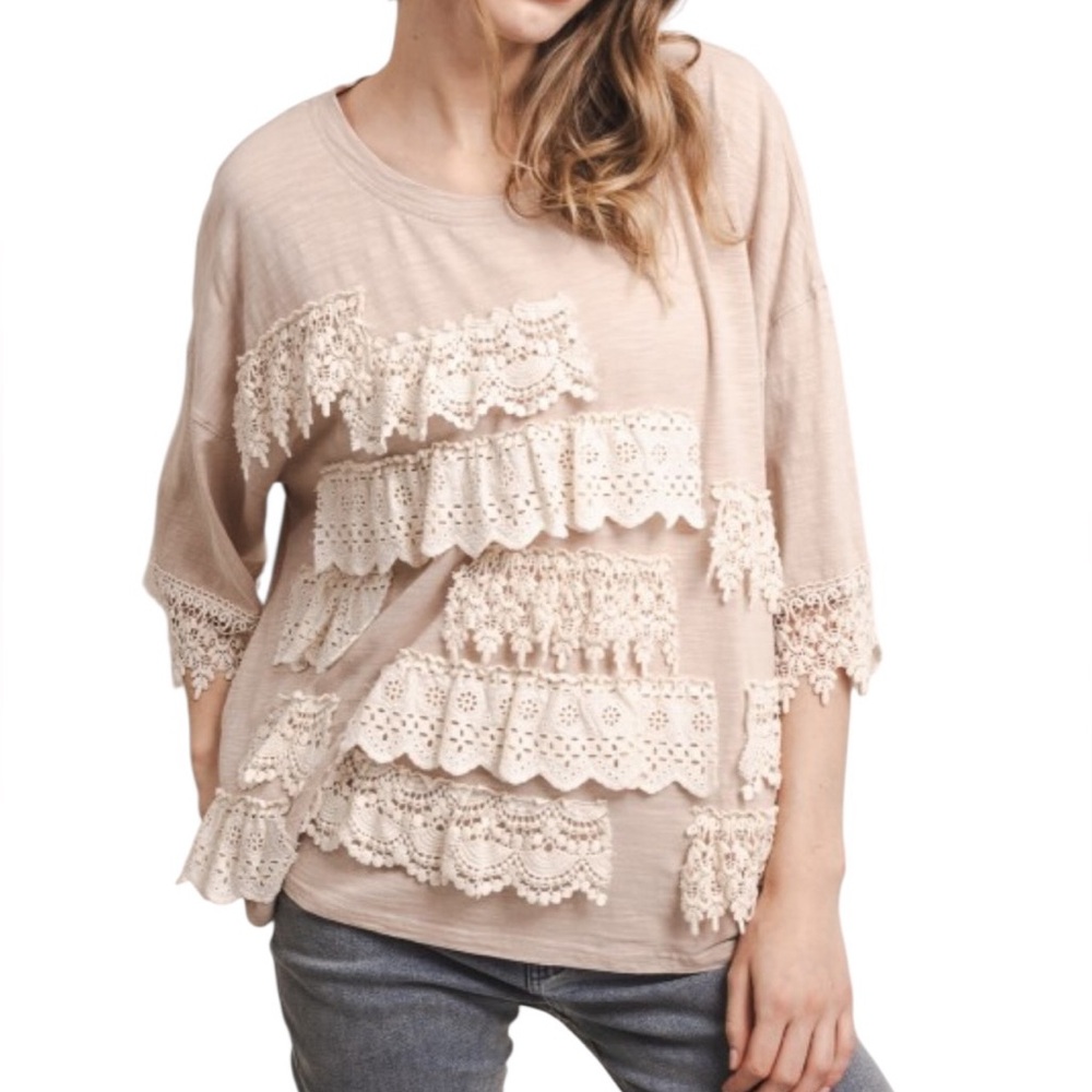 Blue Velvet. Boho Lace Ruffle Blouse - light pink NWOT